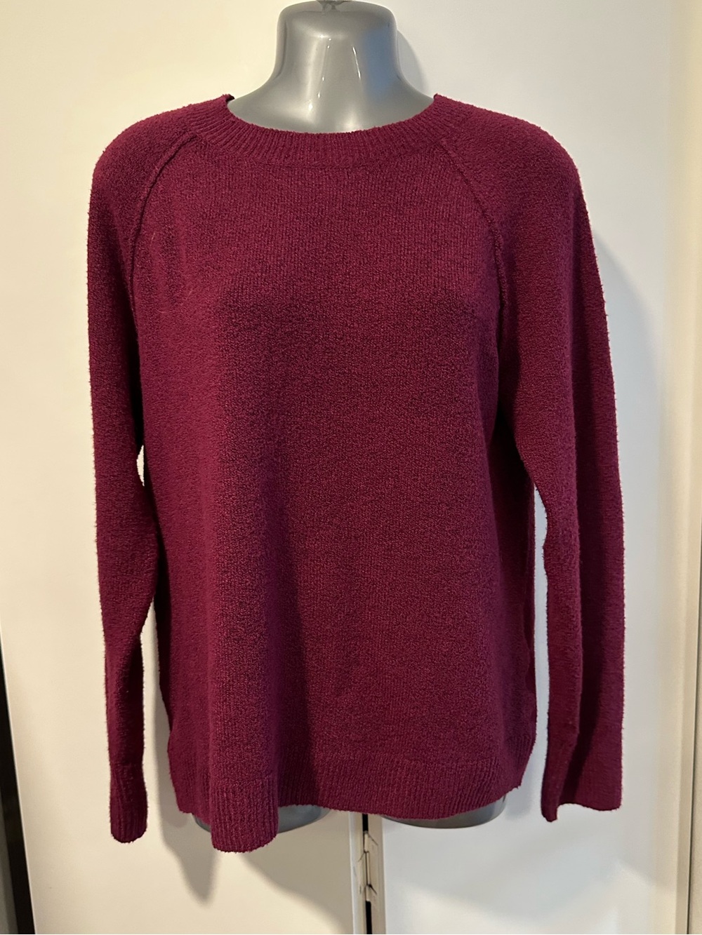 Sonoma Medium Plush Crewneck Sweater in Burgundy Super Soft Back Small snag